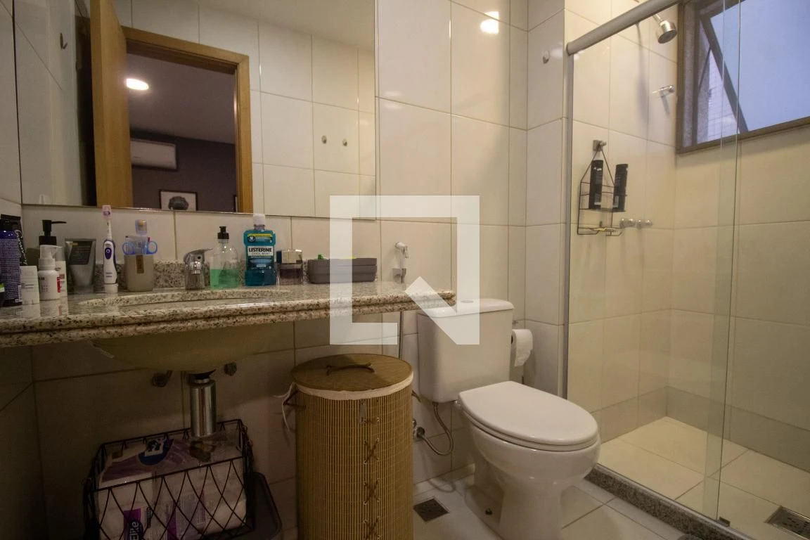 Furnished apartment with 2 en-suite bedrooms and desk — photo 16