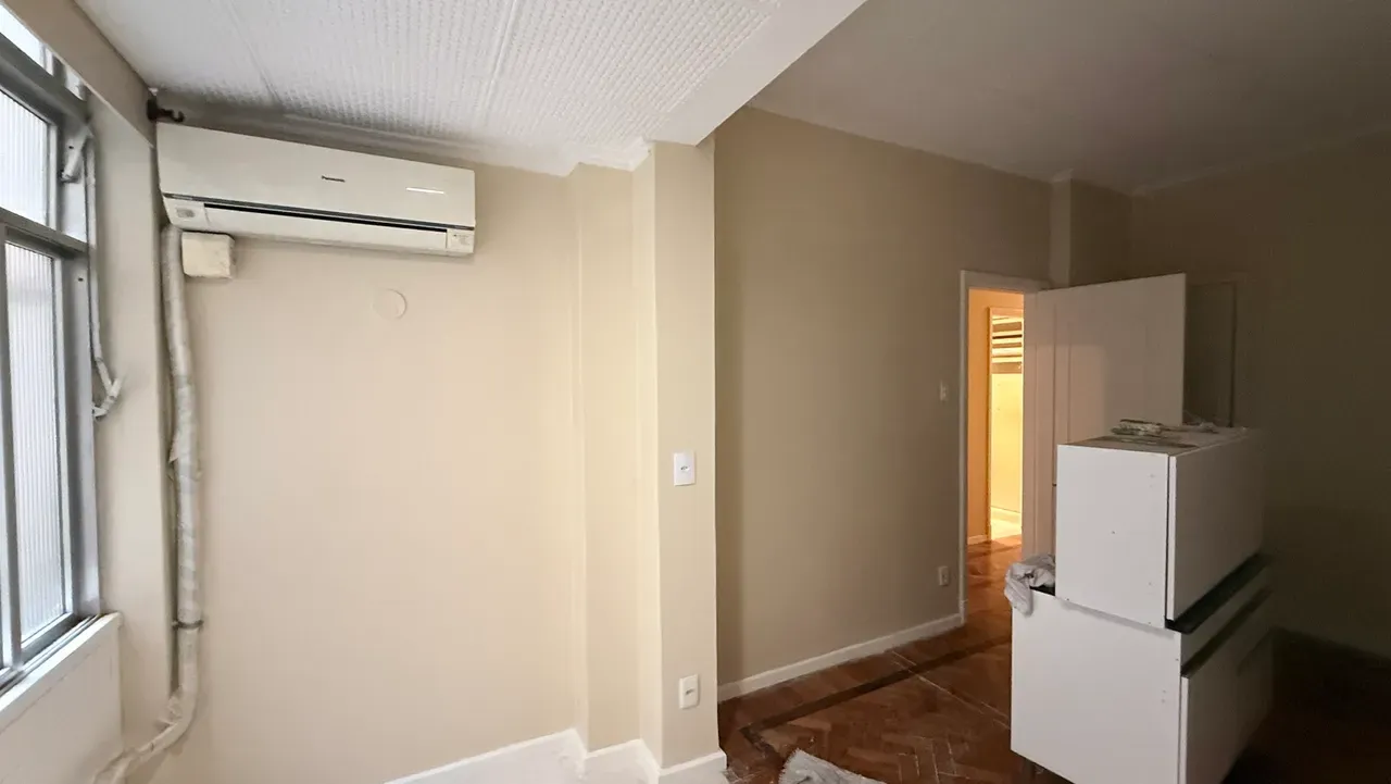 4-bedroom apartment, 1 with its own bathroom, 240 m² — photo 4