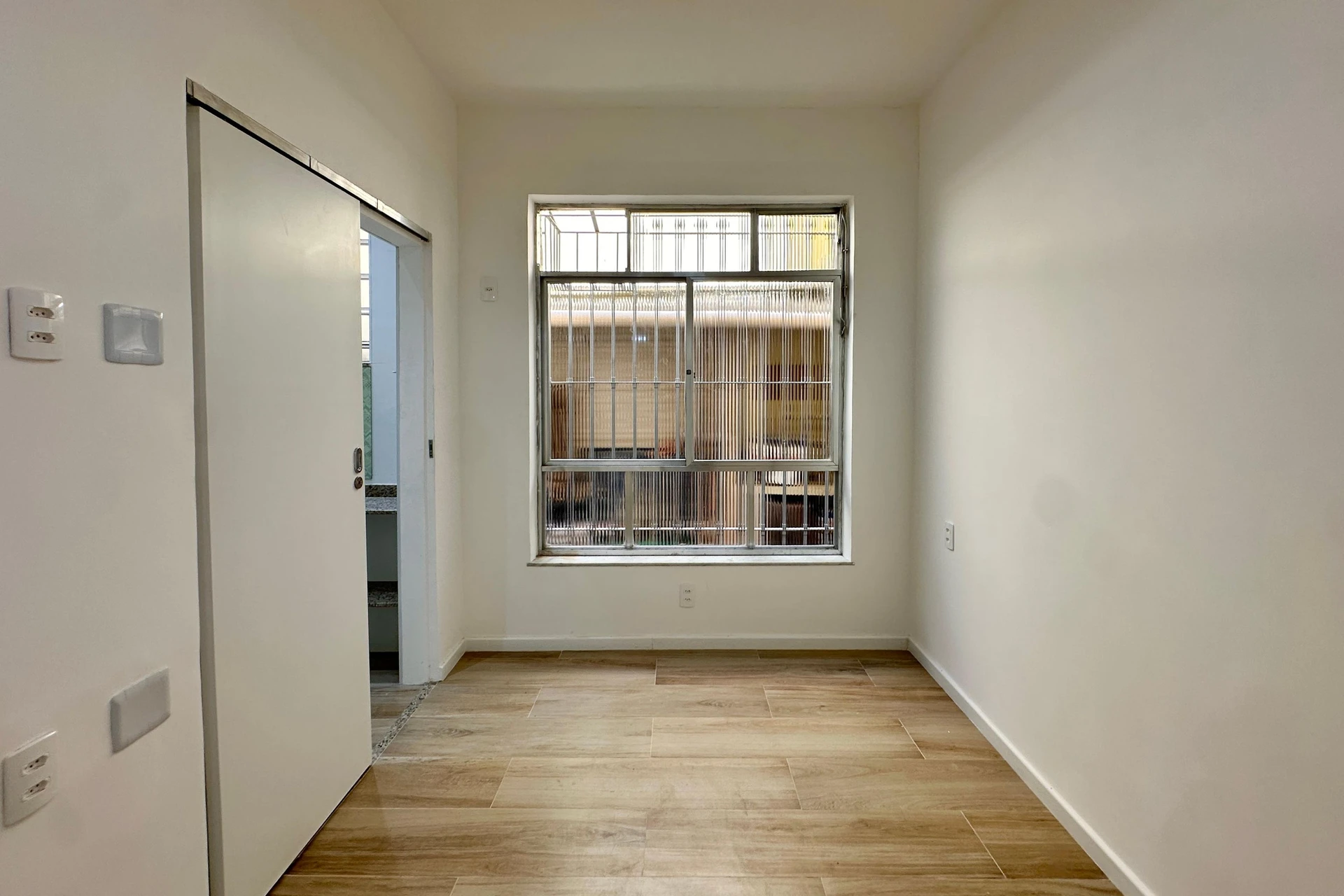 2-bedroom rental apartment with 1 total bathroom — photo 18