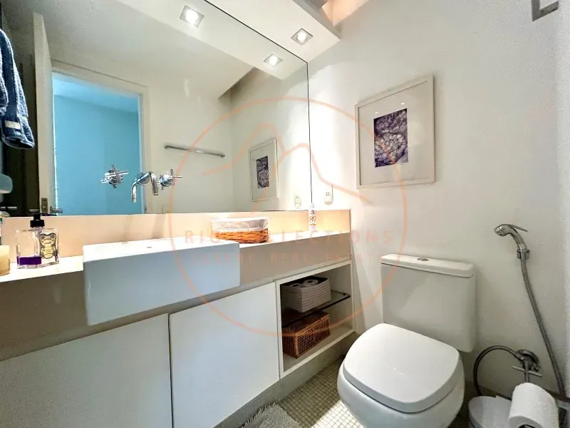 Furnished apartment, 419 m², with a bathtub — photo 60