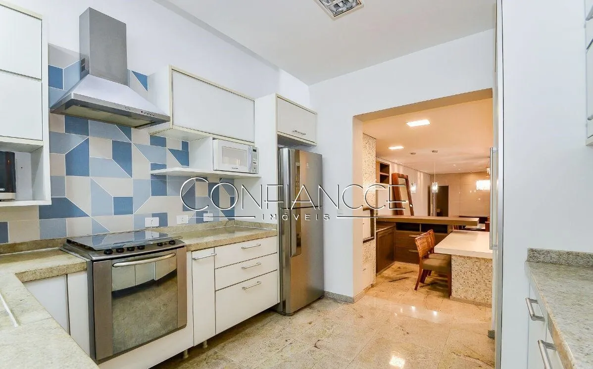 Камін та 4 спальні: будинок 250 м² — photo 6