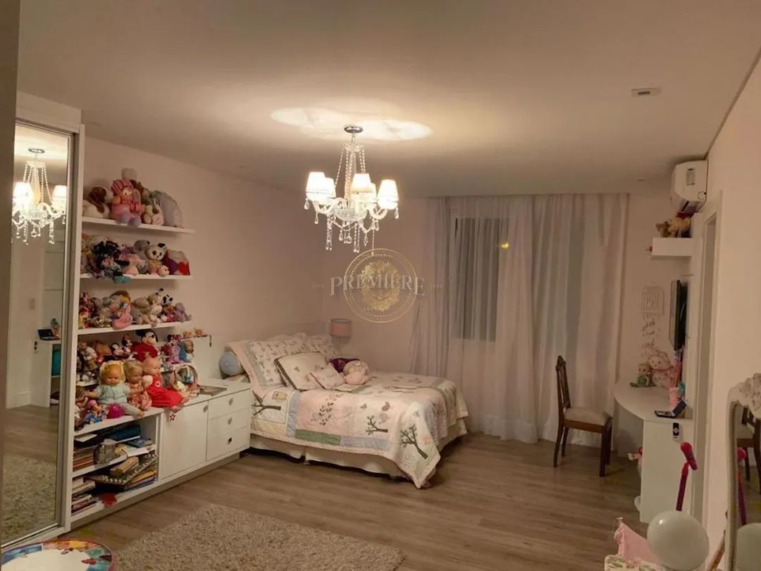 Unfurnished house with 4 en-suites and 8 parking — photo 12