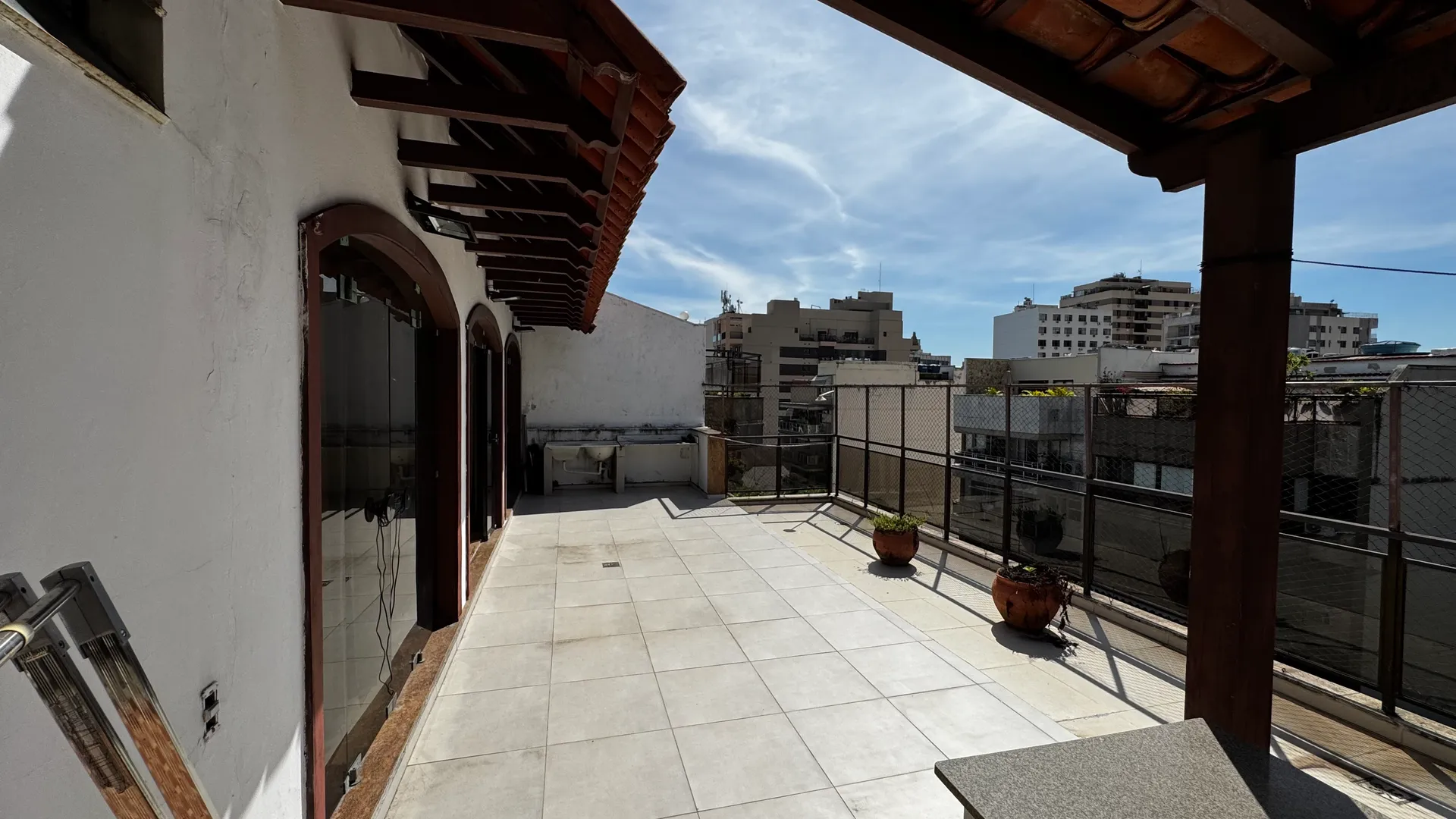 Duplex home with 8 bedrooms, 3 en-suites, 469 m² — photo 16