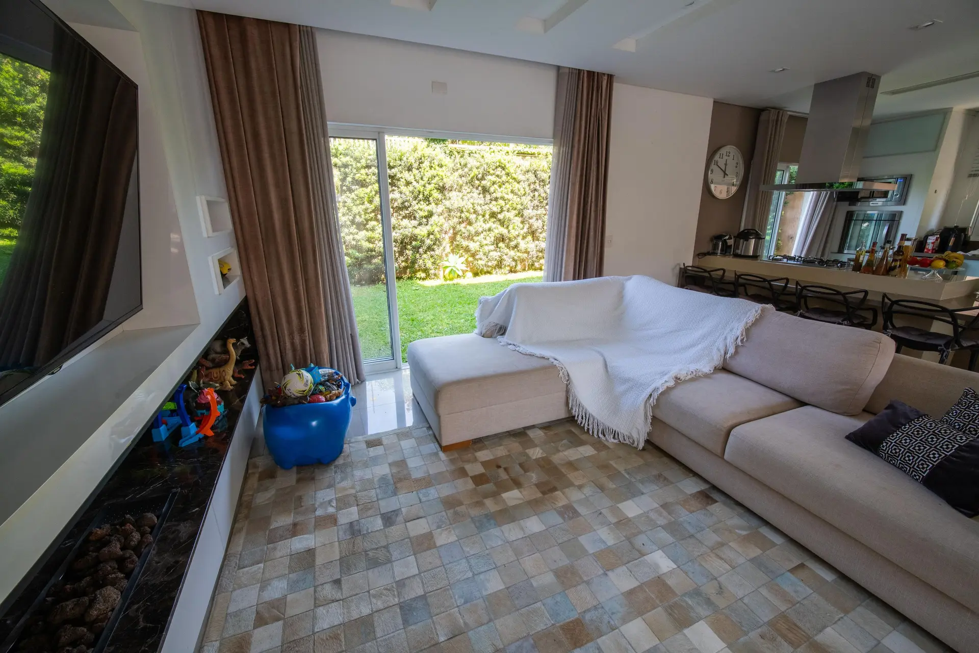 Furnished condominium house with 3 bedrooms and pool — photo 24