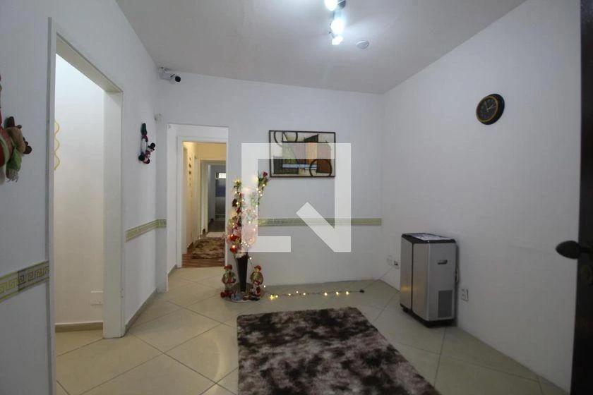 Casa de 3 dormitorios, 1 con baño propio, 545 m² — photo 27