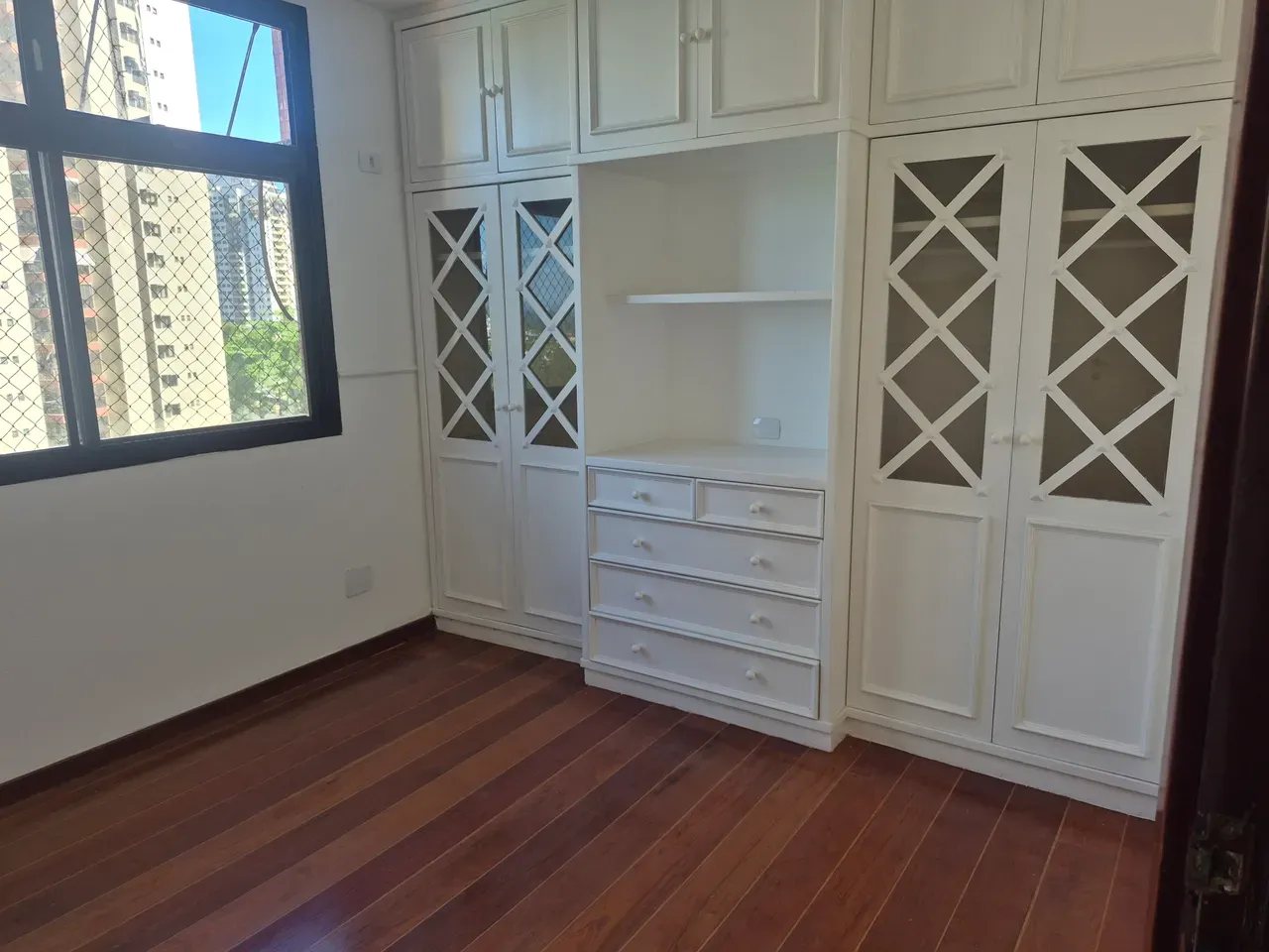 140 m² apartment with 3 bedrooms and an enclosed balcony — photo 12