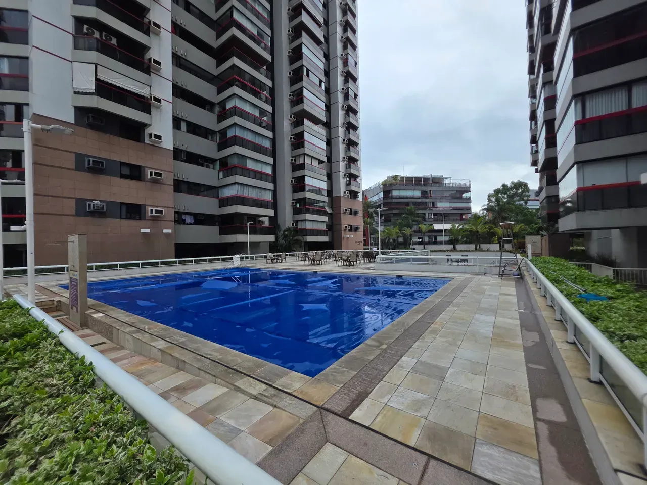 Furnished 2-bedroom apartment with 3 bathrooms — photo 28