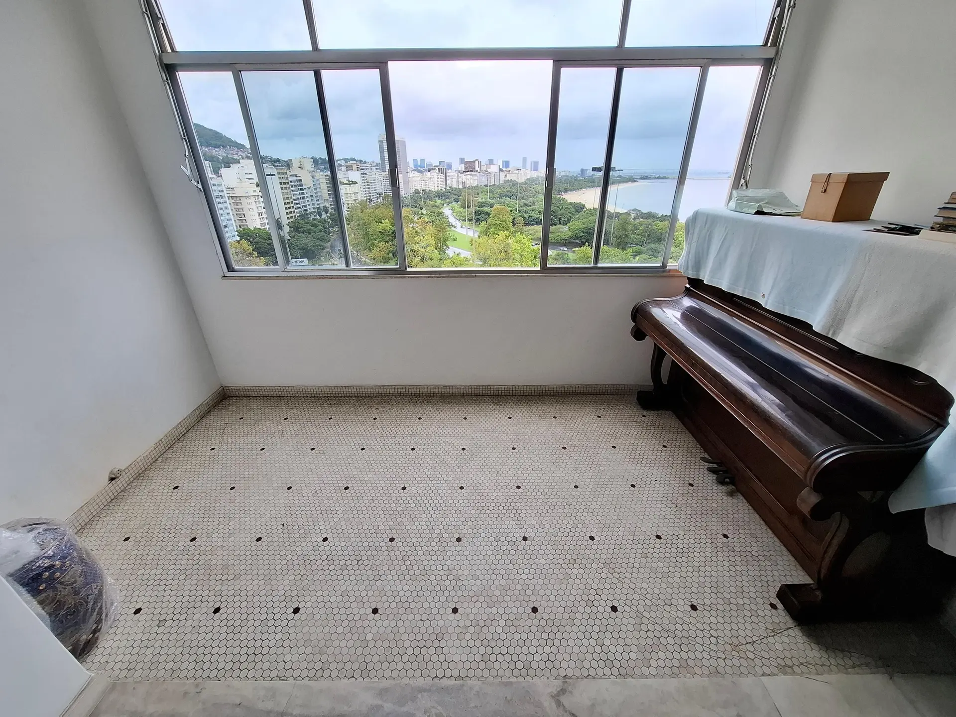 3-bedroom apartment with a home office in Rio de Janeiro — photo 26