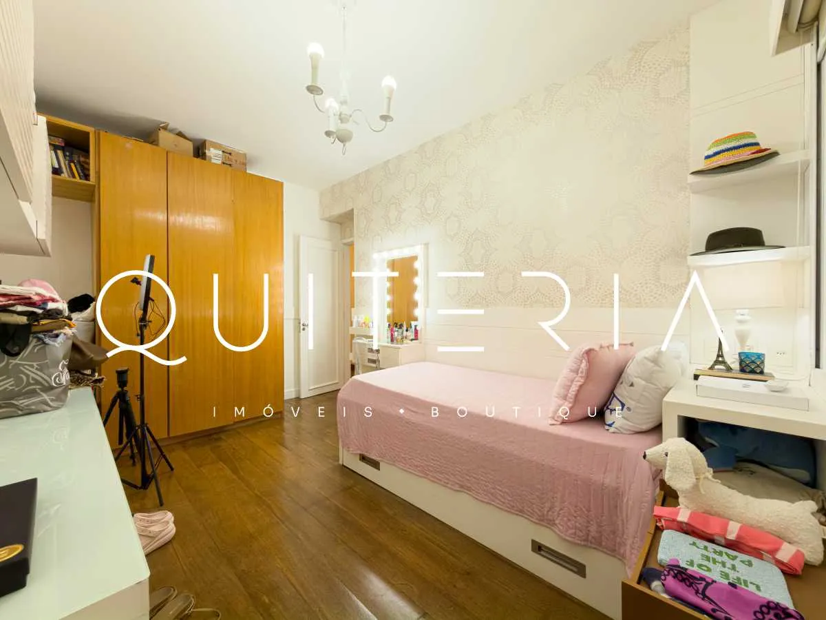 Apartment with a closed kitchen and gas stove — photo 23