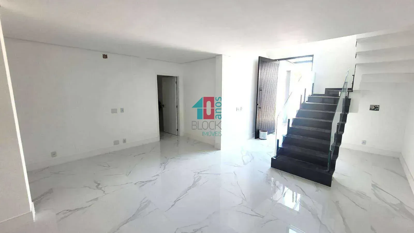 Condo house with 5 bedrooms and 5 en-suites — photo 8