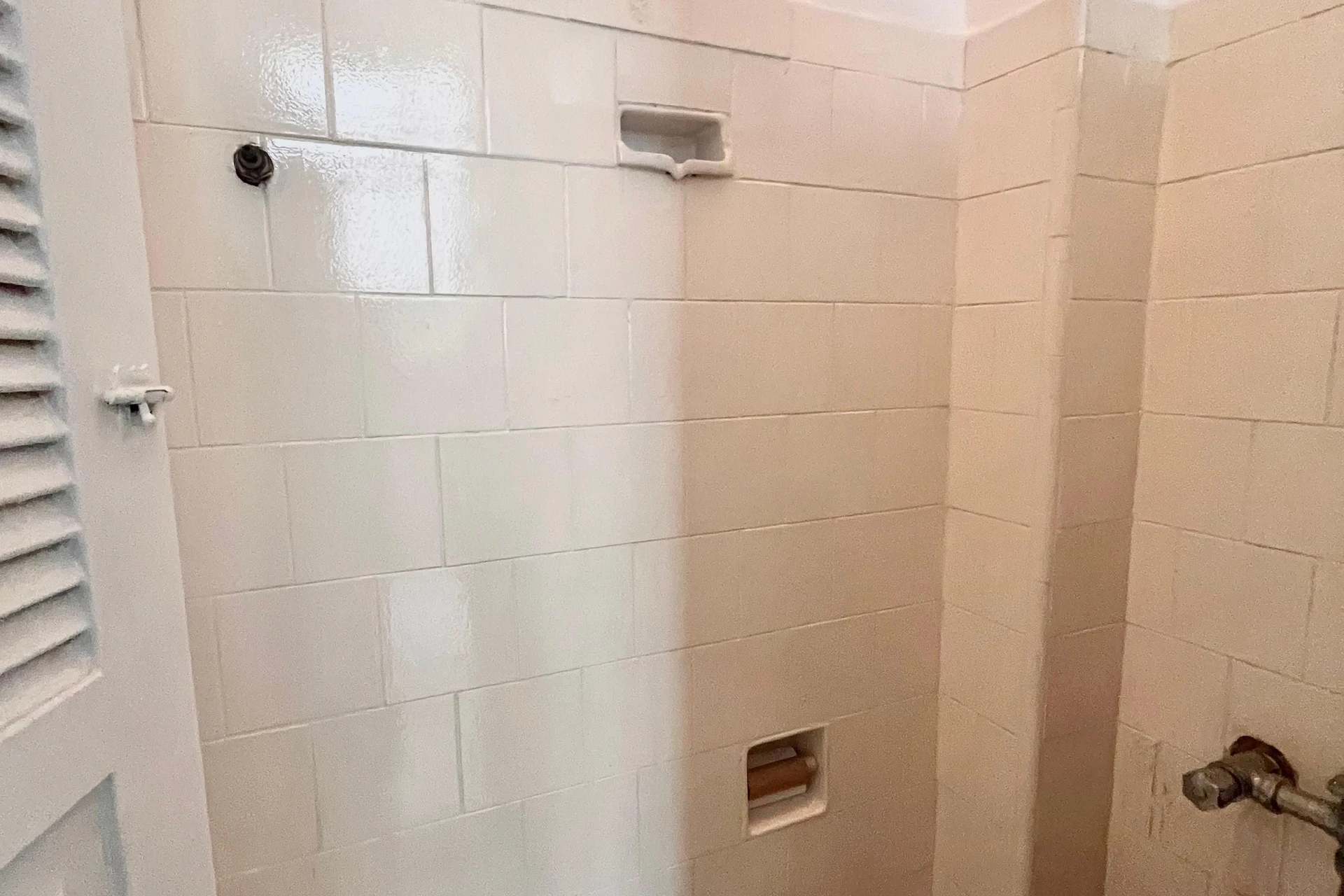 Furnished apartment with 2 bedrooms and 1 bathroom — photo 32