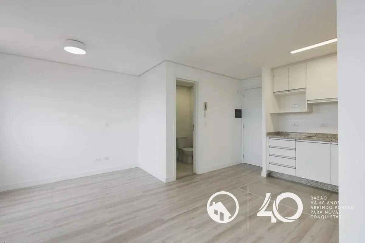 Apartment, 31 m², with wood or laminate floors — photo 3
