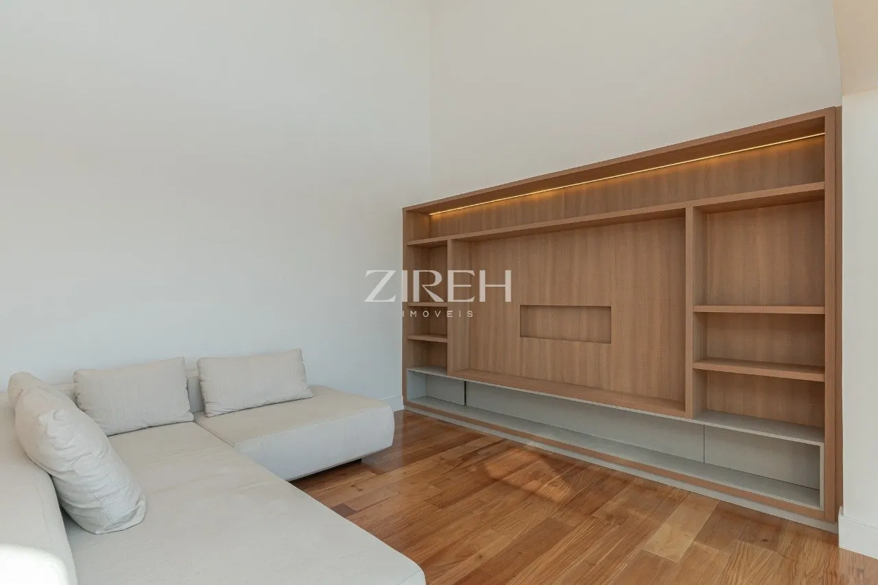 Квартира 316 м² з 4 спальнями і 3 місцями паркування — photo 8