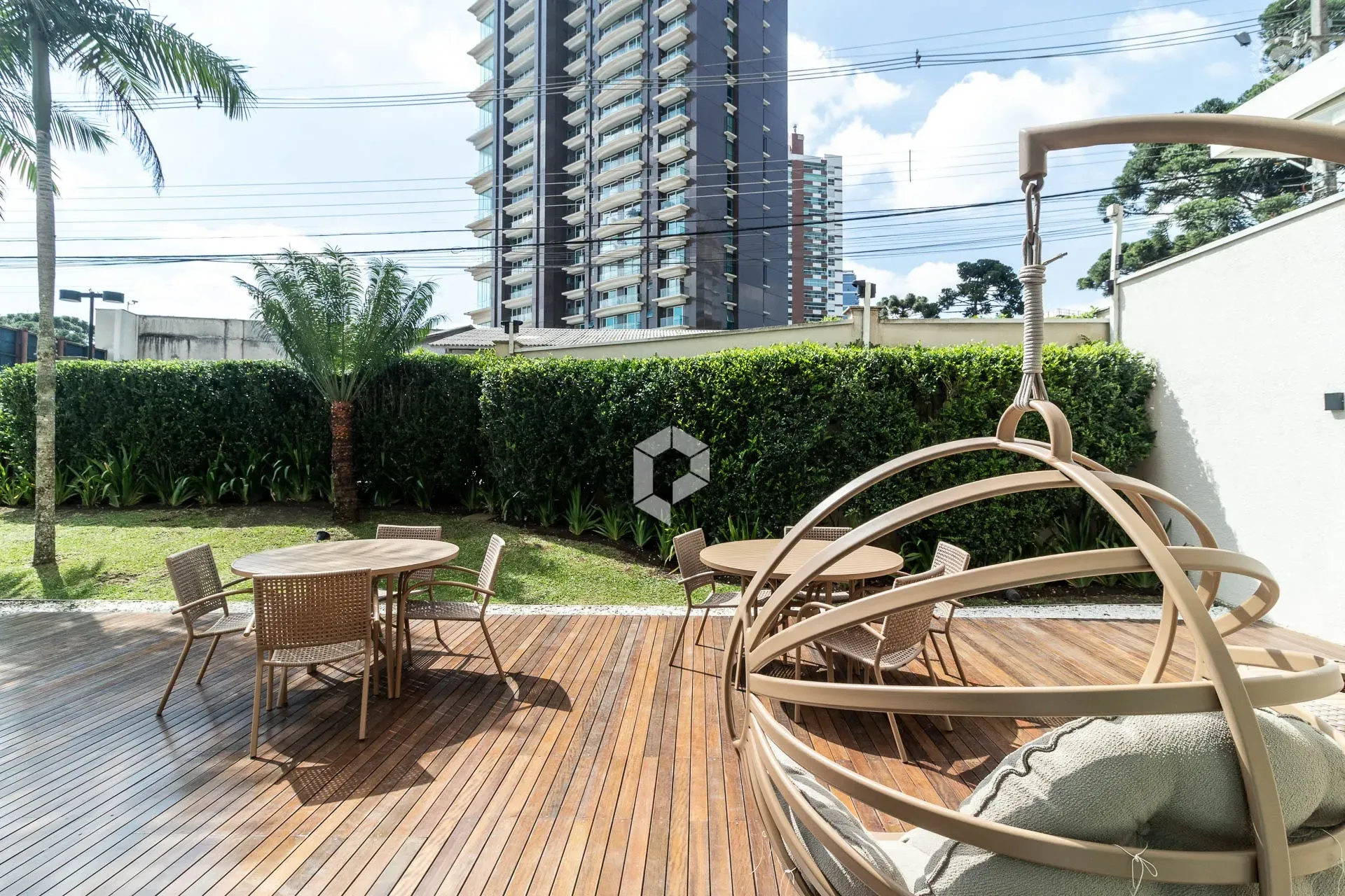 Furnished apartment with 3 en-suite bedrooms and 295 m² — photo 38