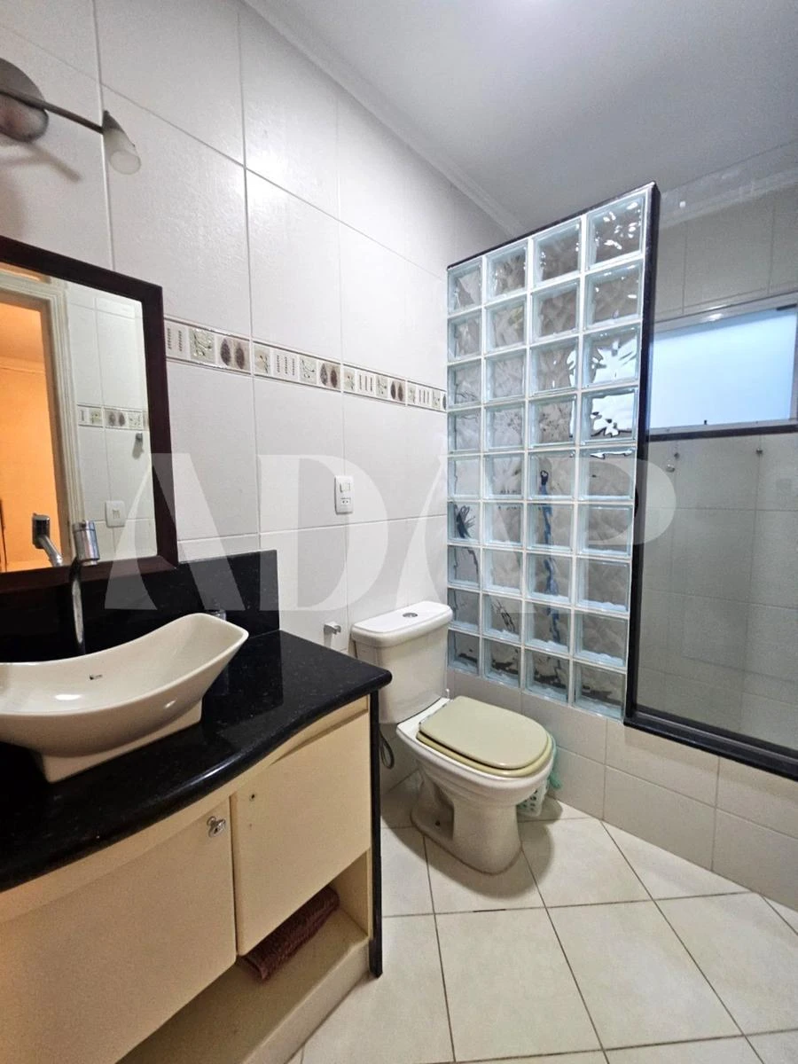 Unfurnished 254 m² house with a built-in balcony grill — photo 22