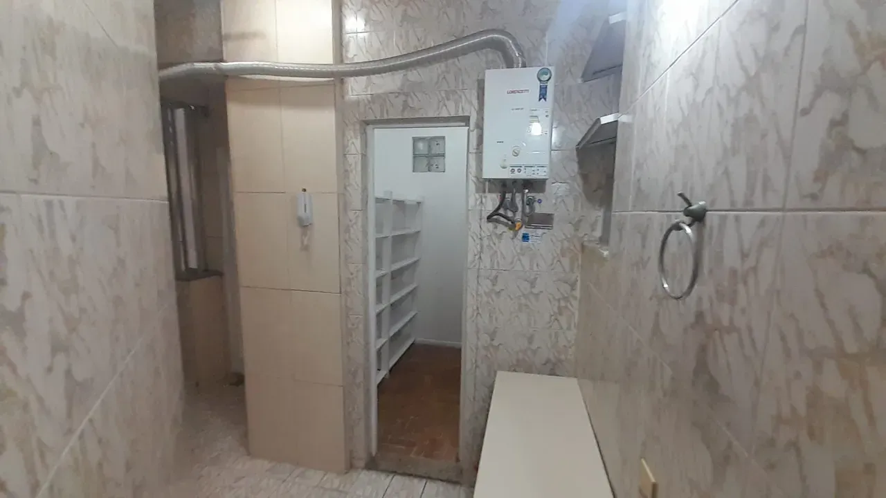 Apartamento com 2 quartos e box no banheiro — photo 23
