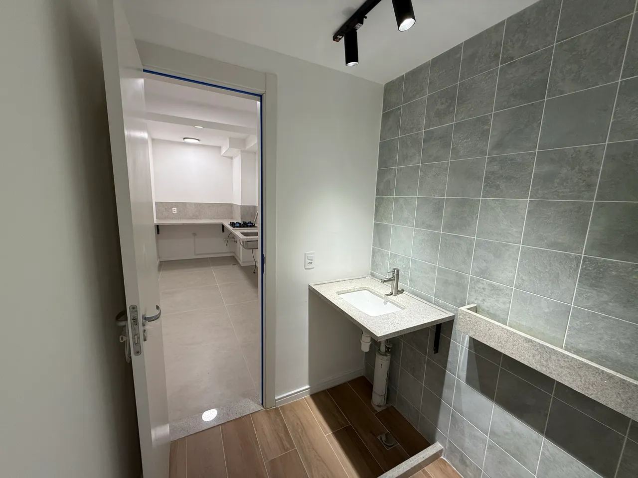 Apartment with 2 bedrooms, balcony and gas stove — photo 6