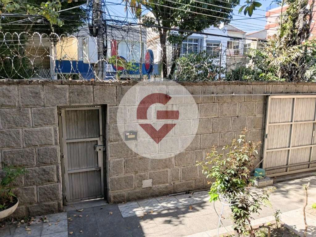 4-bedroom house with 360 m² and a private outdoor area — photo 25