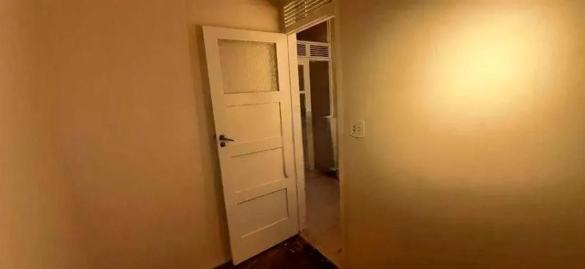 Unfurnished 2-bedroom apartment with a closed kitchen — photo 4