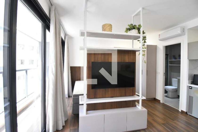 Furnished studio with 1 bedroom and a balcony — photo 3