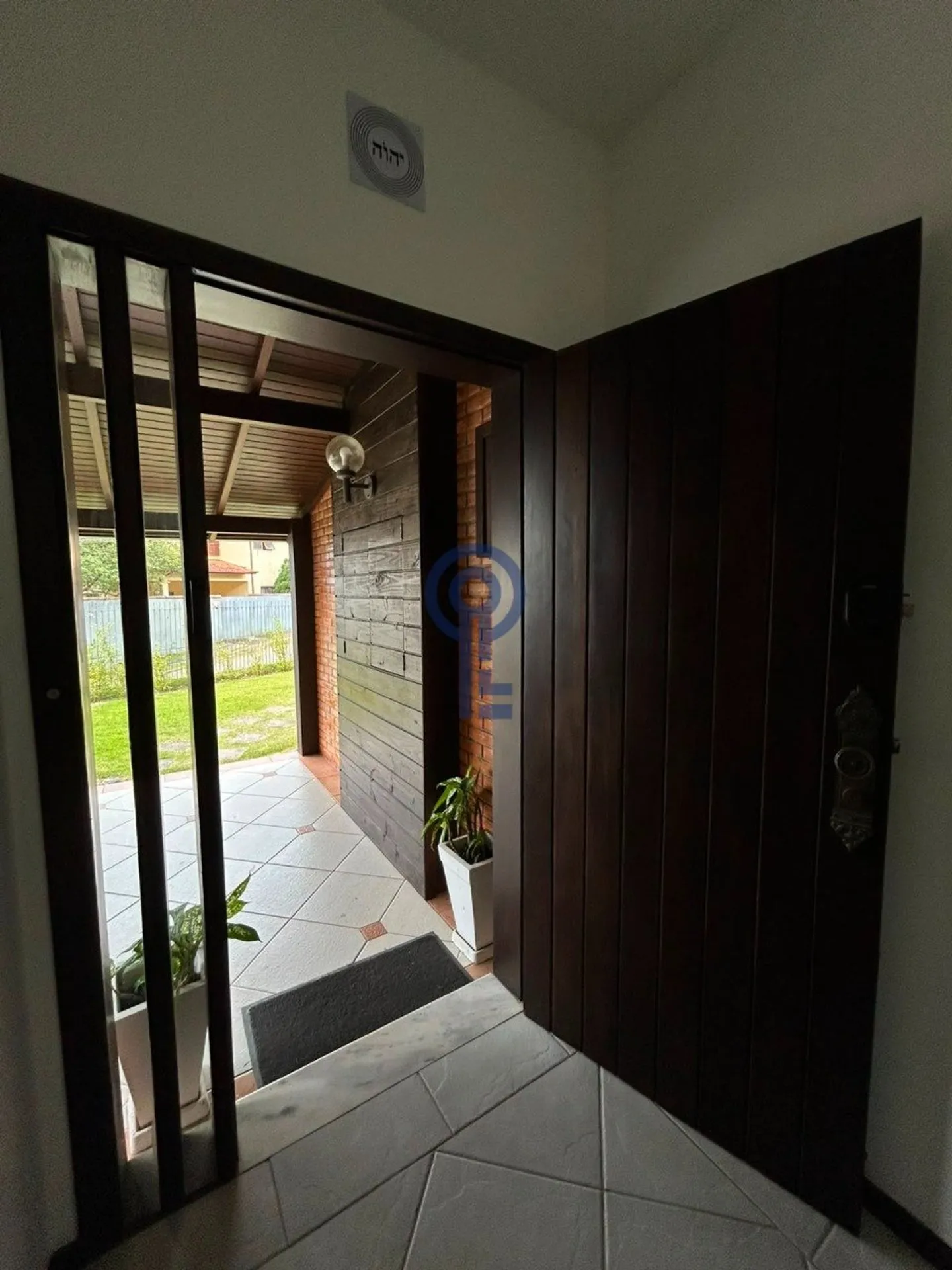 Furnished 25 m² studio with no parking and a gas kitchenette — photo 22