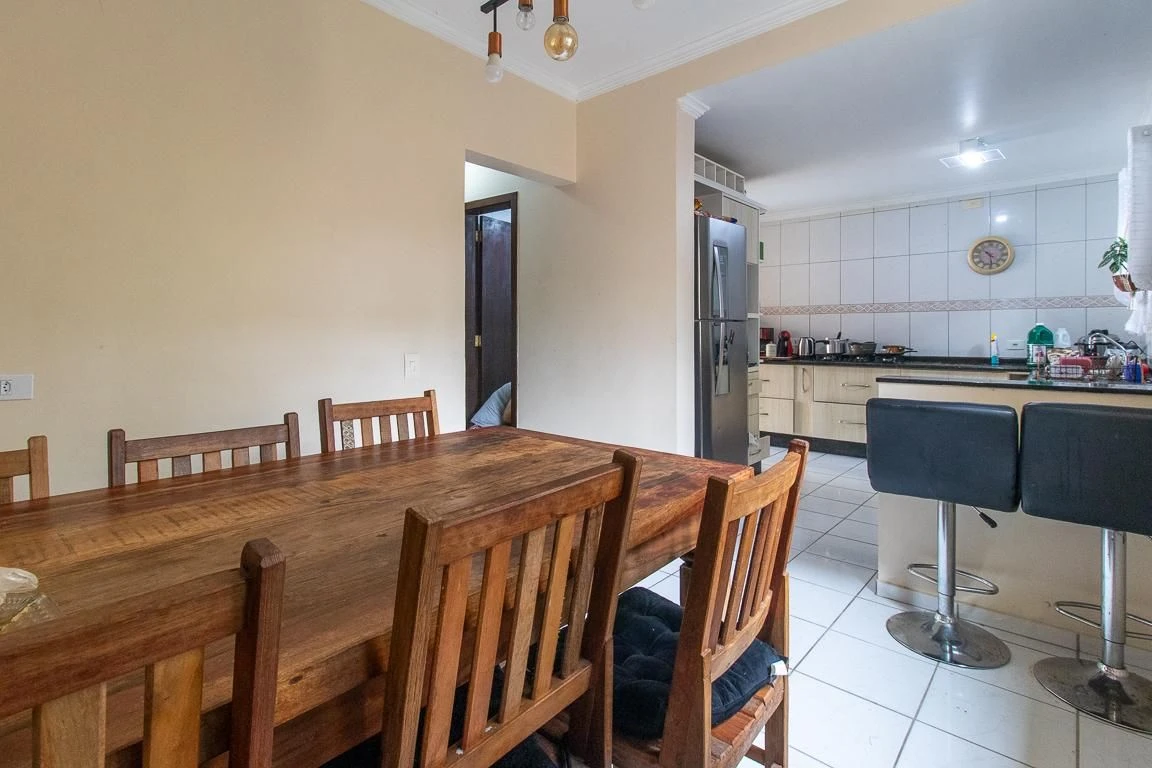 3-bedroom house with a bathtub in Curitiba — photo 21
