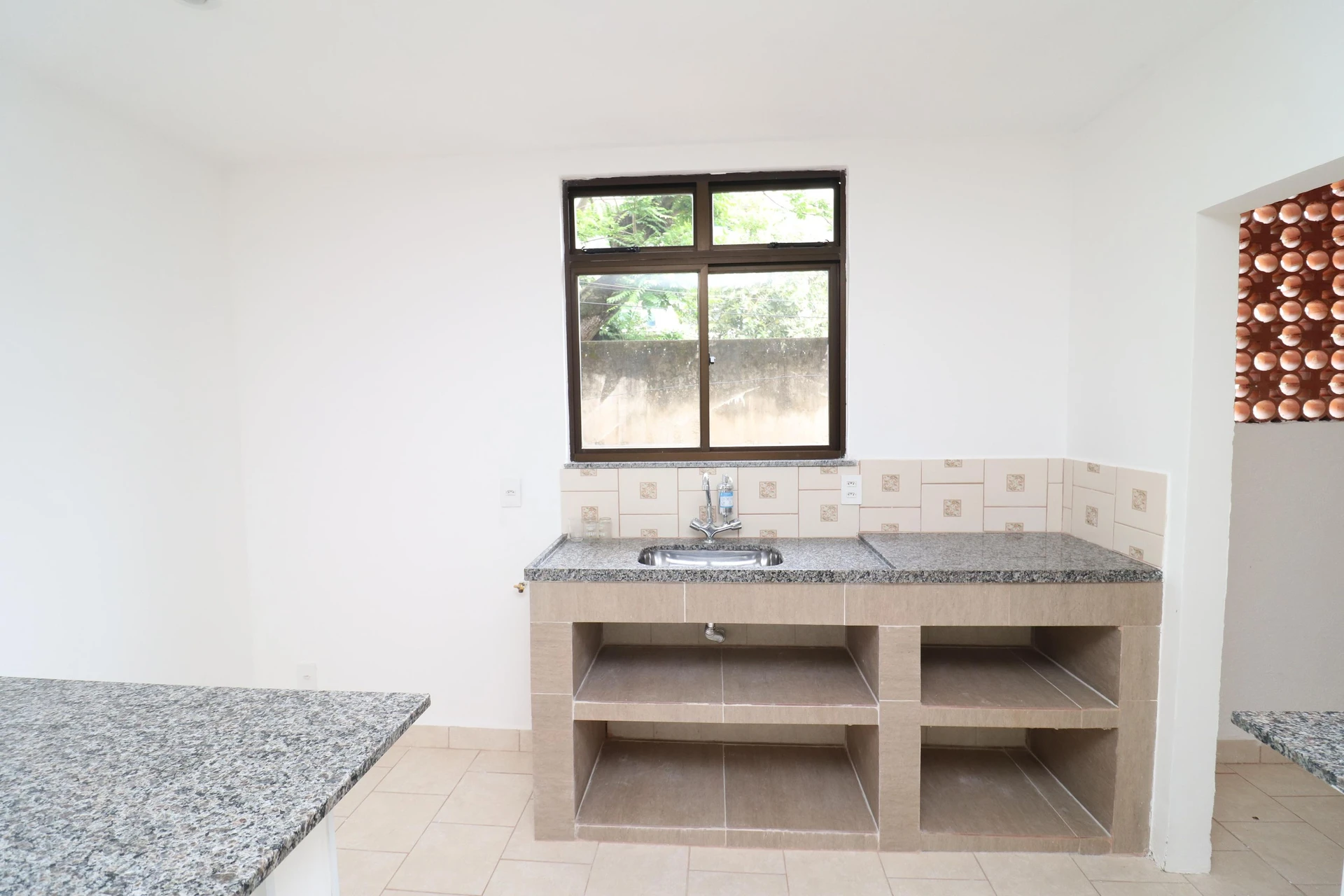 3-bedroom apartment, 1 with its own bathroom, 120 m² — photo 2