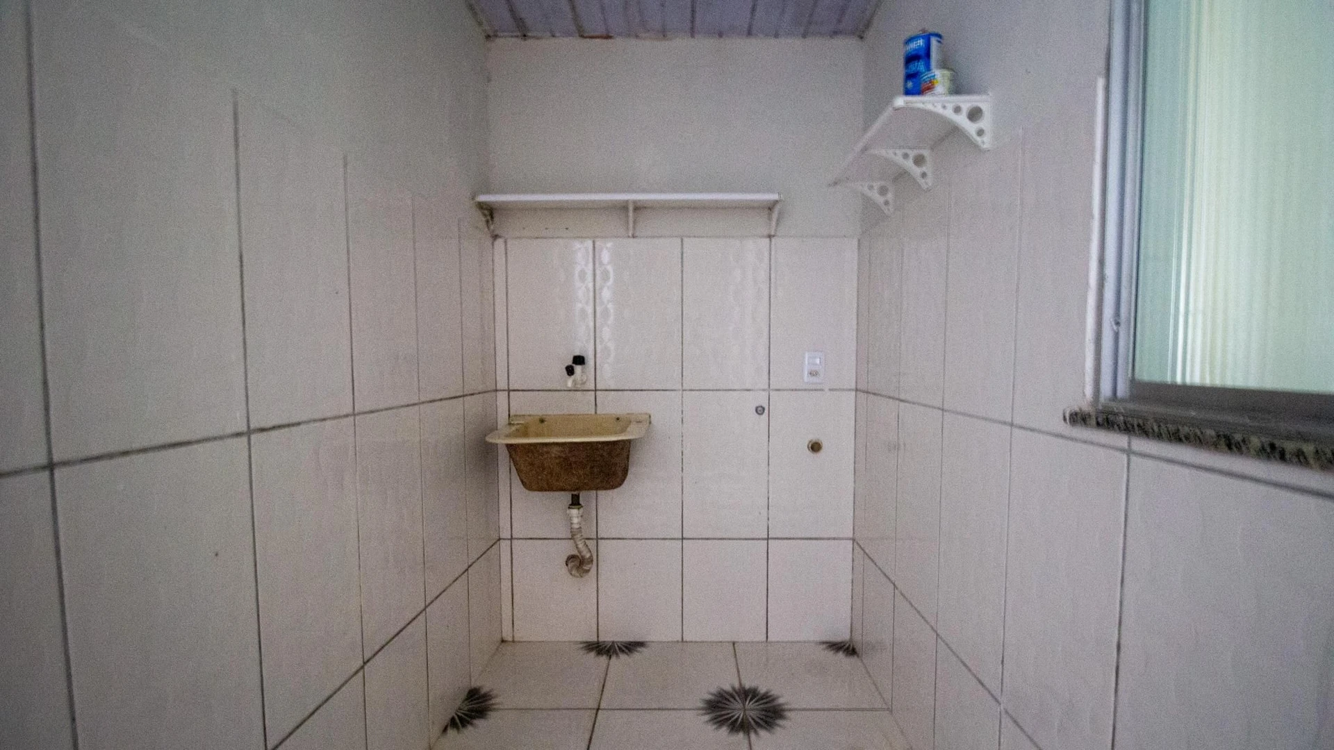 Furnished 1-bedroom apartment with 2 bathrooms — photo 16