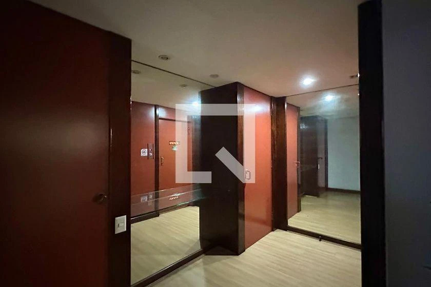 Furnished 220 m² apartment with 4 bedrooms and a suite — photo 49