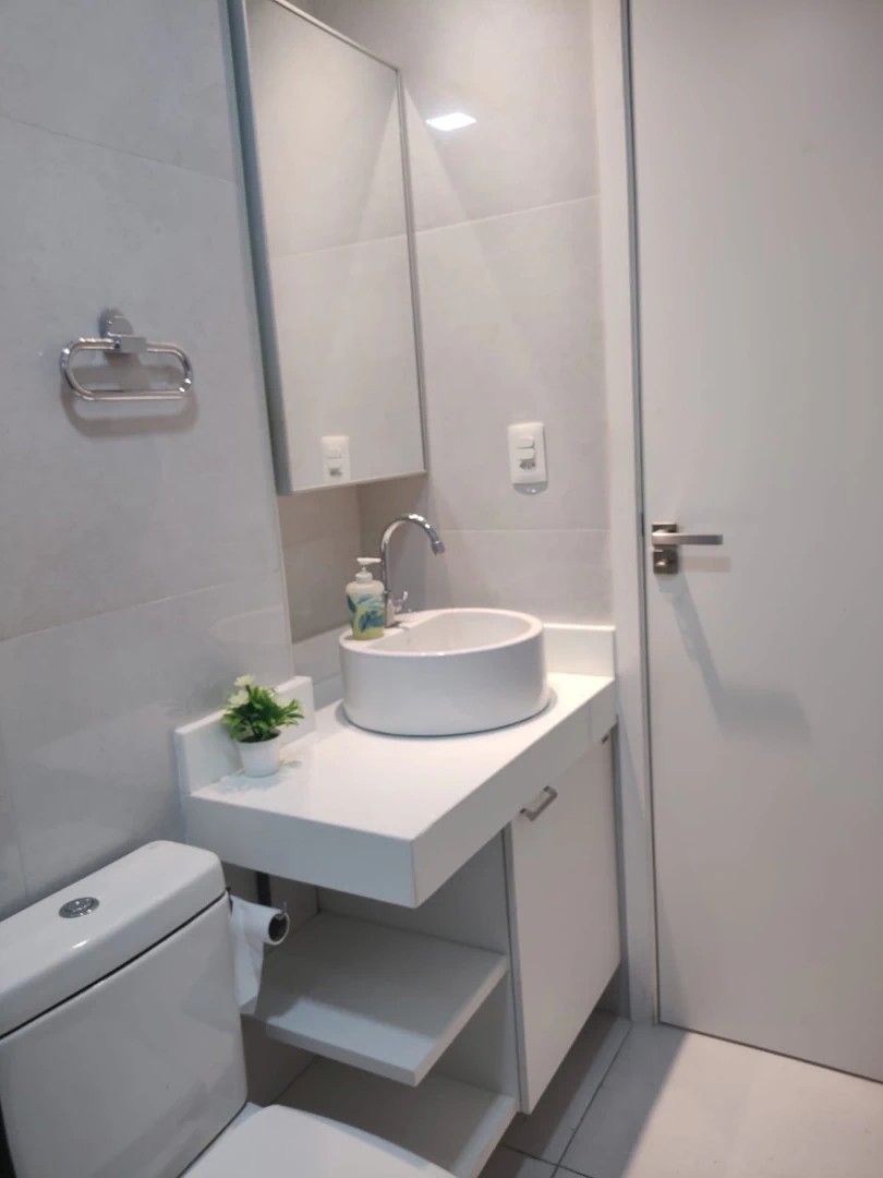 Квартира 92 м² із заскленим балконом та панорамними вікнами — photo 21