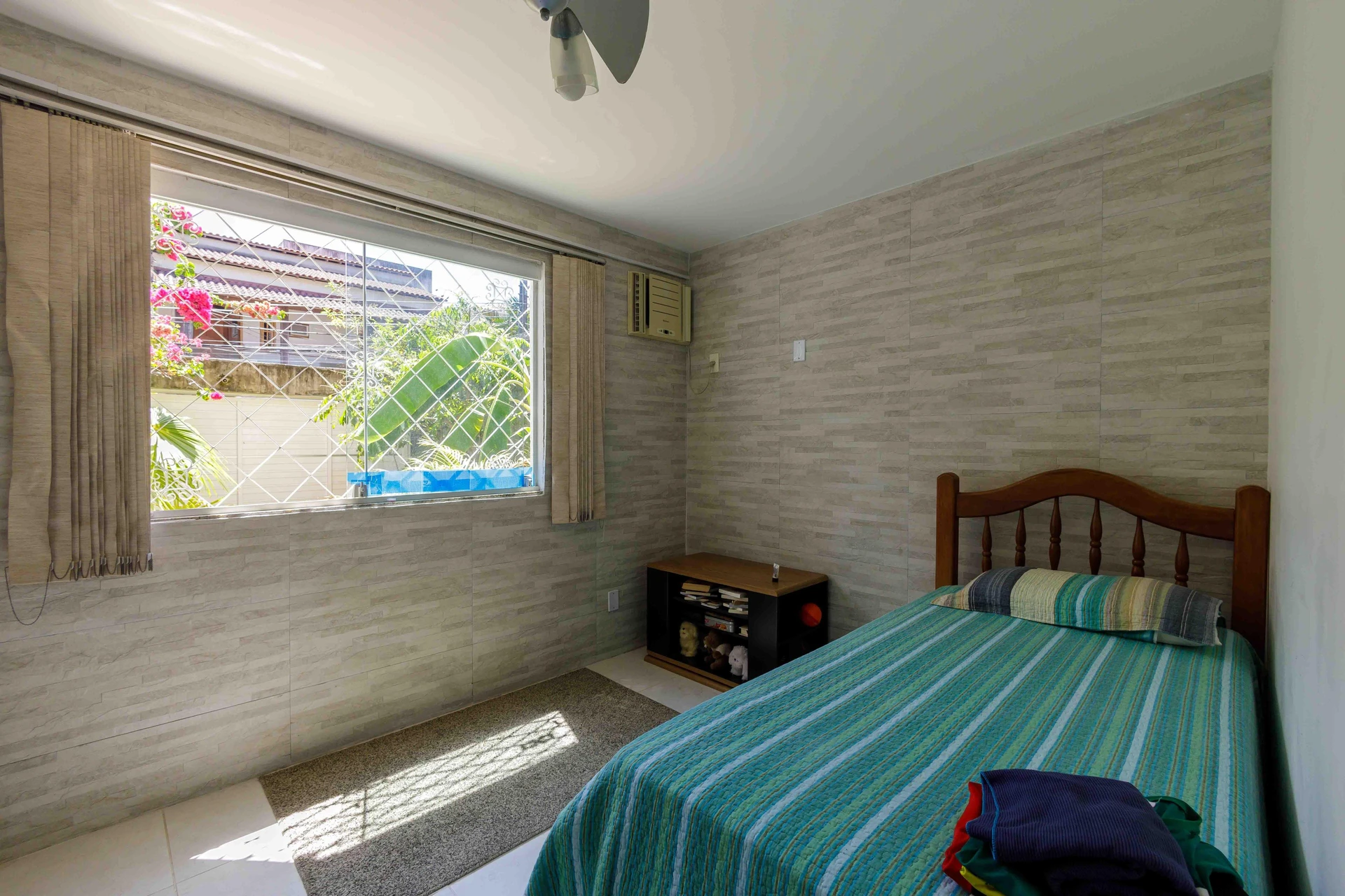 Furnished house with 5 bedrooms and a private BBQ — photo 23