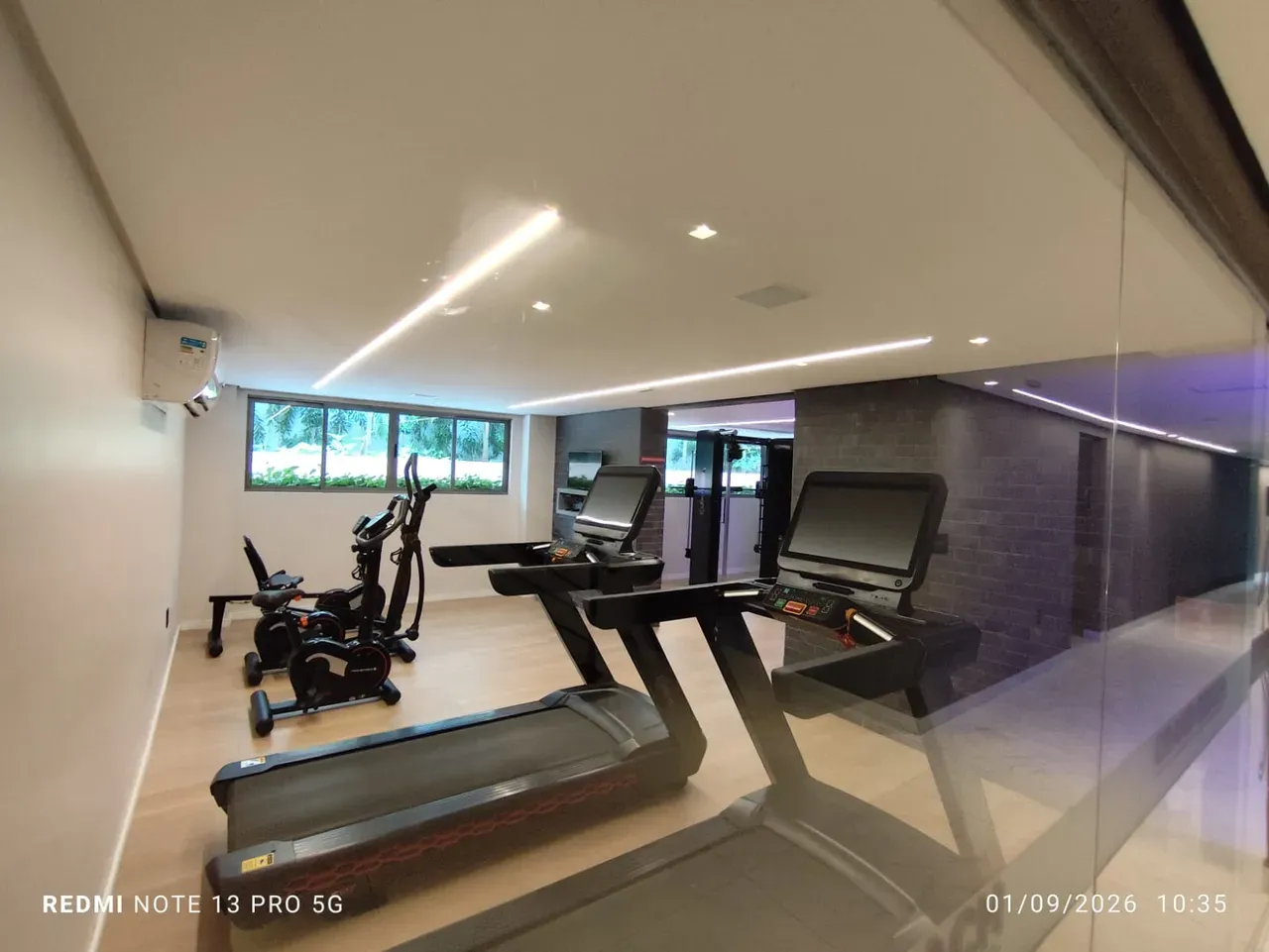 Рабочее место и 2 спальни: квартира 68 м² — photo 37