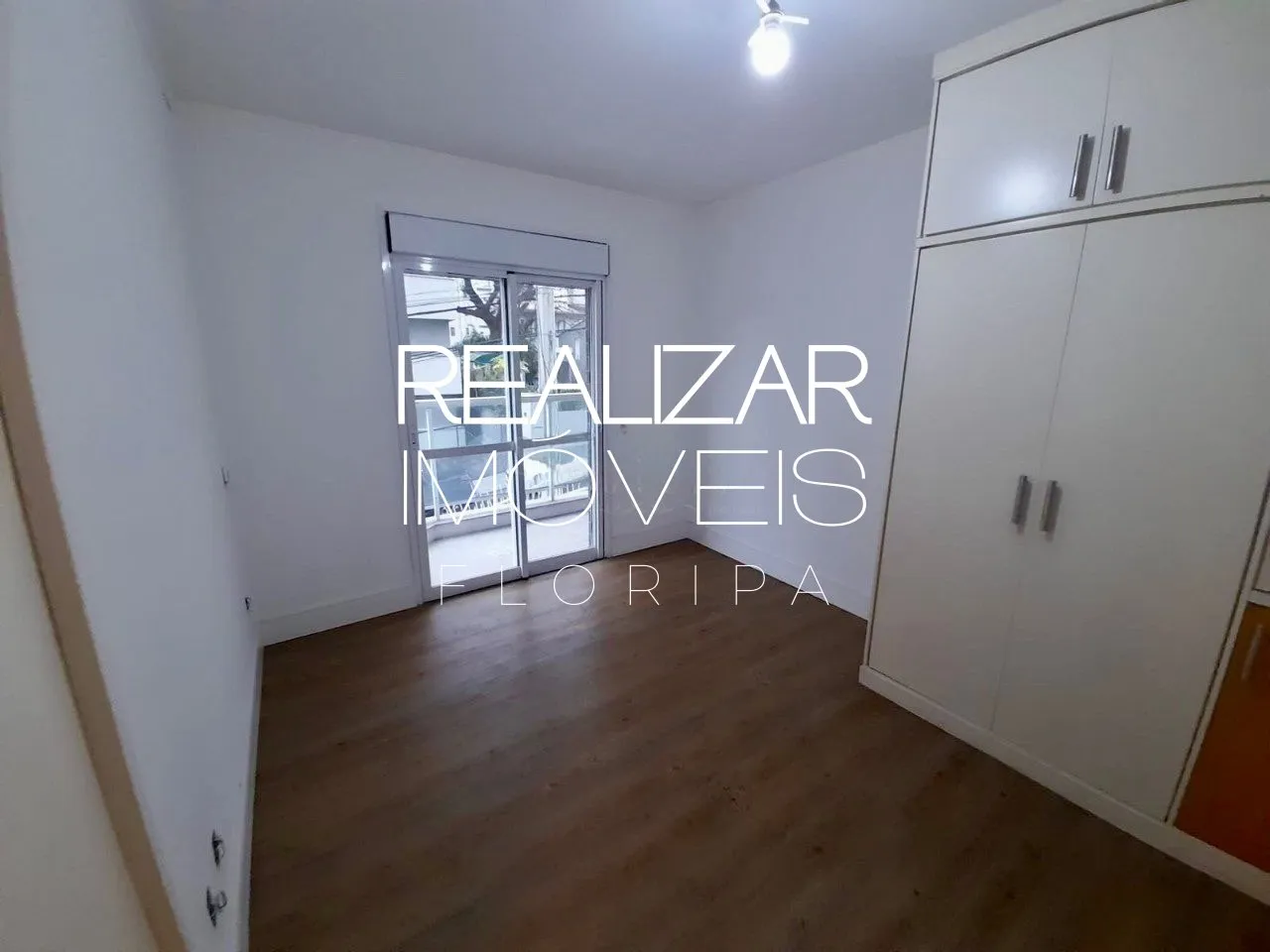 Apartment on the 2nd floor with a bathtub — photo 13