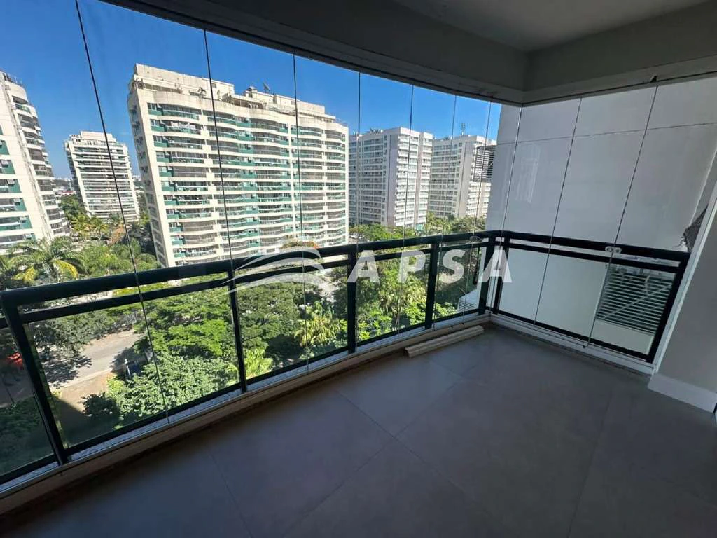 Apartamento de 3 quartos com cozinha americana e varanda — photo 19