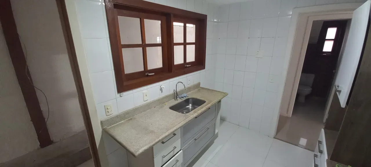 Unfurnished house with a closed kitchen and gas stove — photo 15