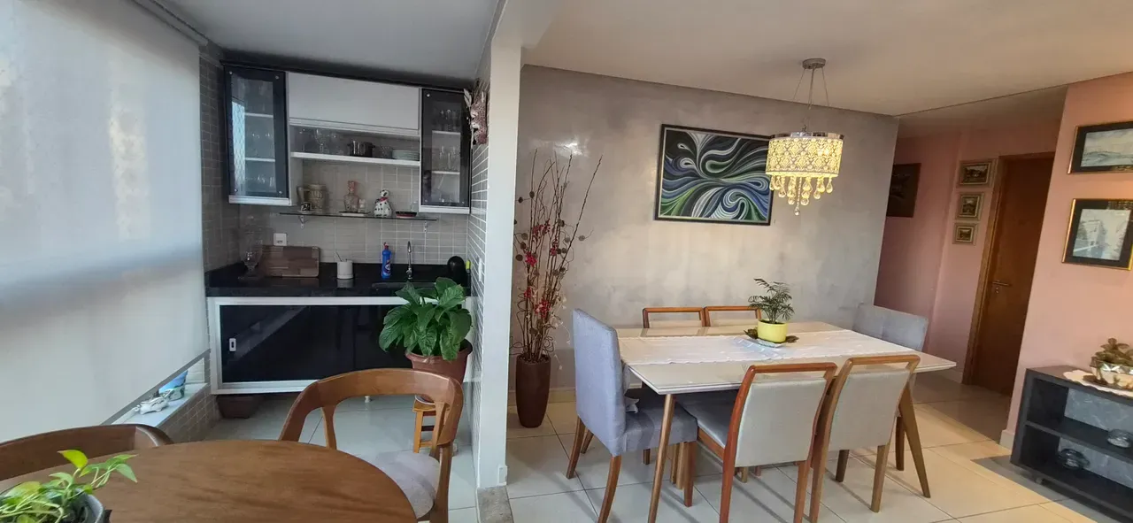 4-bedroom apartment in a building with a gym — photo 14