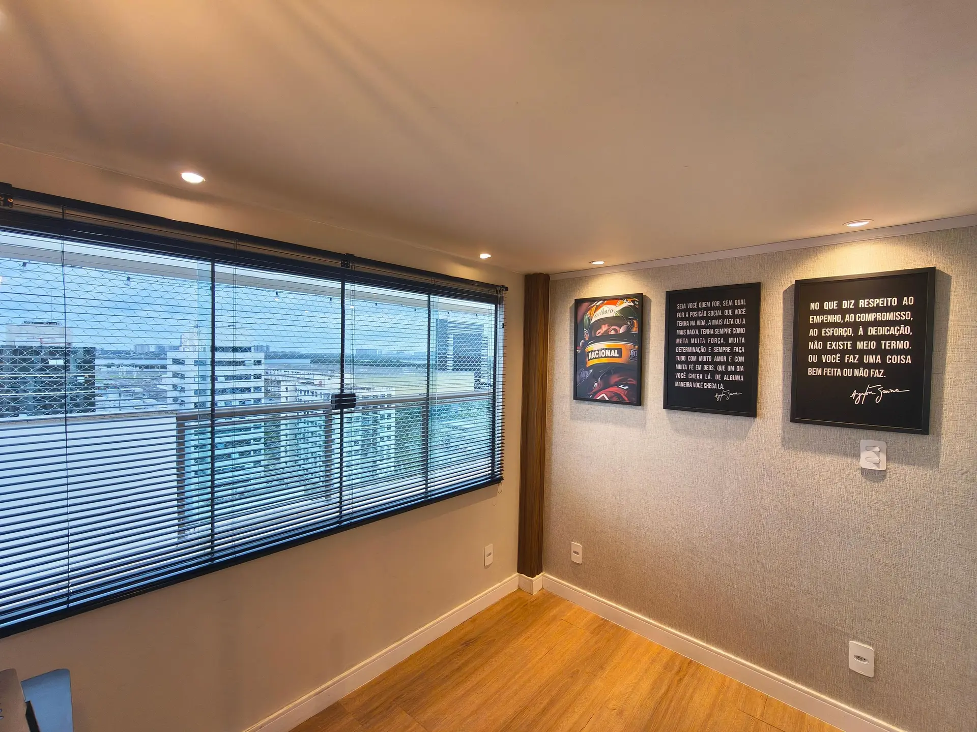 Floor-to-ceiling windows in a 3-bedroom apartment, 140 m² — photo 29