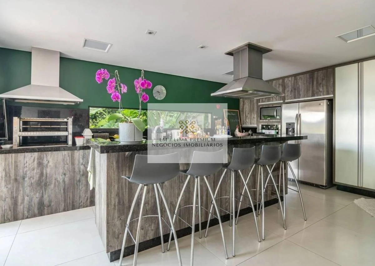 3-bedroom house with 280 m² and an open kitchen with gas stove — photo 2