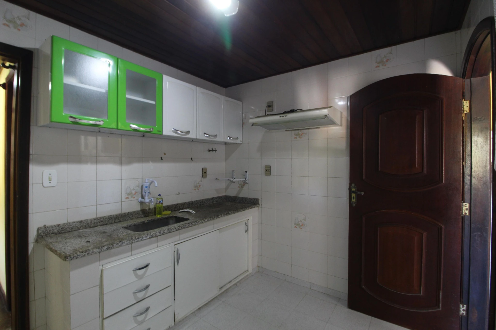 House with 2 bedrooms, private garden and balcony — photo 2
