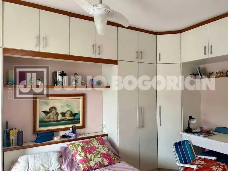 3-bedroom, 3-bath apartment with 2 parking spaces — photo 8