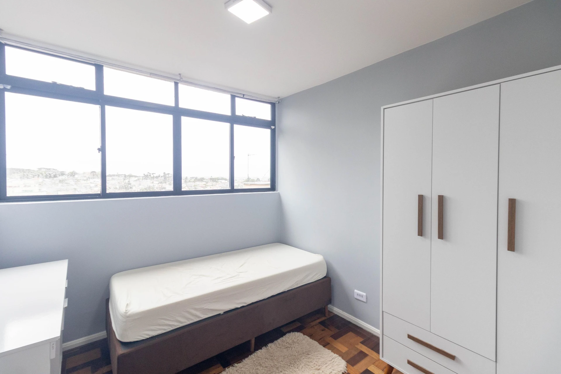 3-bedroom apartment with a washing machine — photo 6