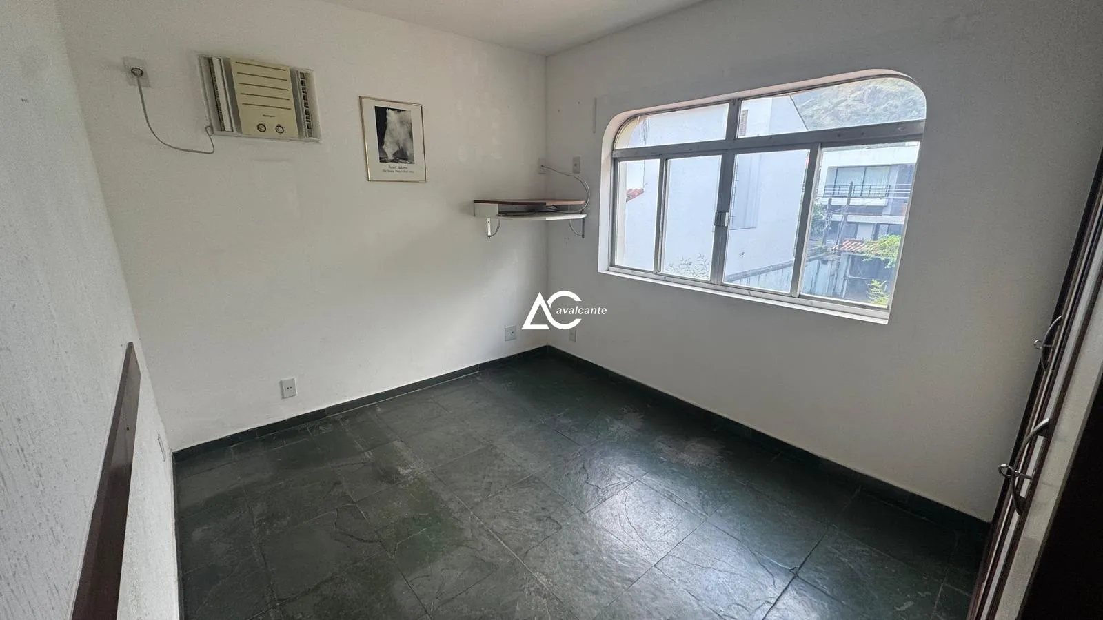 Furnished duplex house with 4 bedrooms and 600 m² — photo 35