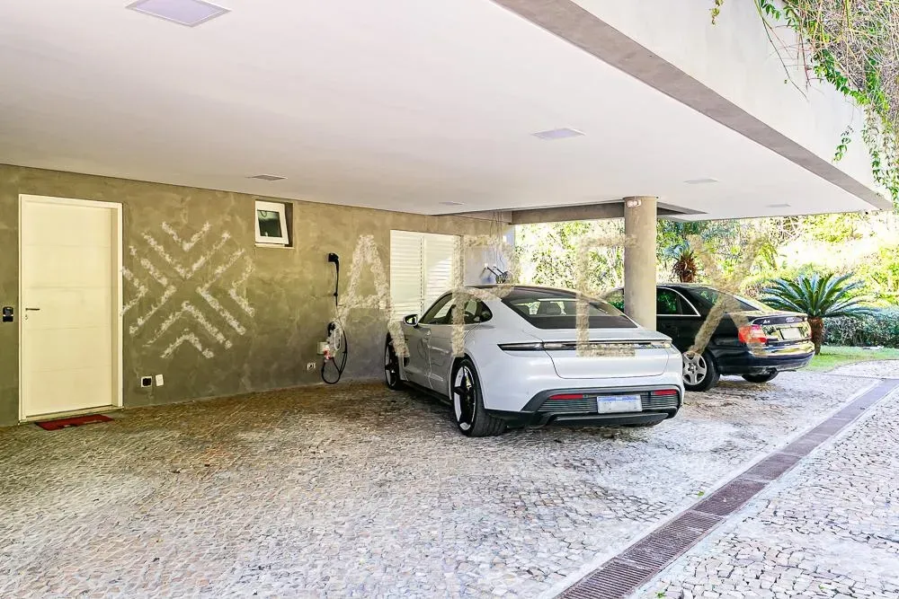 6 en-suite bedrooms, 9 bathrooms, 1600 m² and BBQ — photo 38