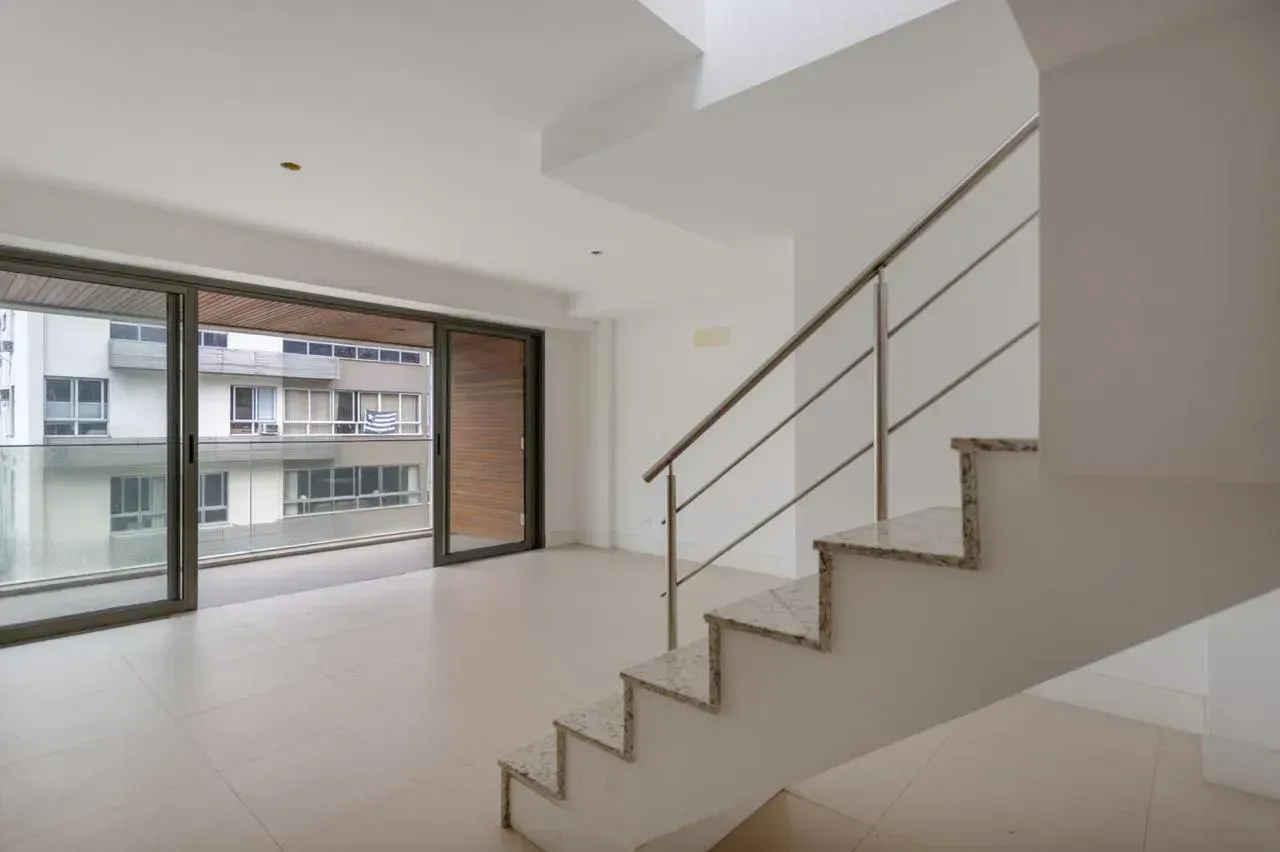 Duplex penthouse with 230 m², 3 bedrooms, 2 bathrooms — photo 19