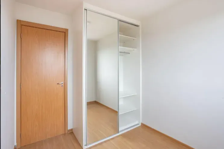 Furnished 2-bedroom apartment with 1 bathroom — photo 12