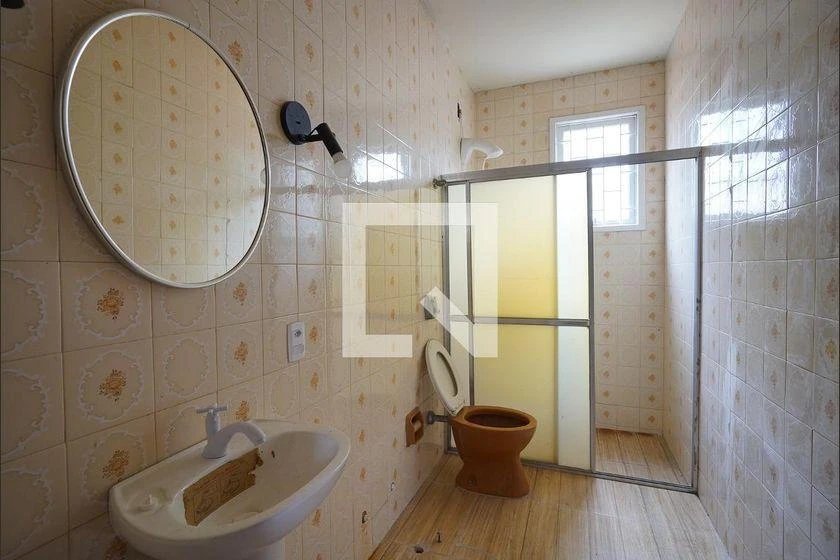 House with 7 bedrooms and 3 en-suites at 350 m² — photo 13