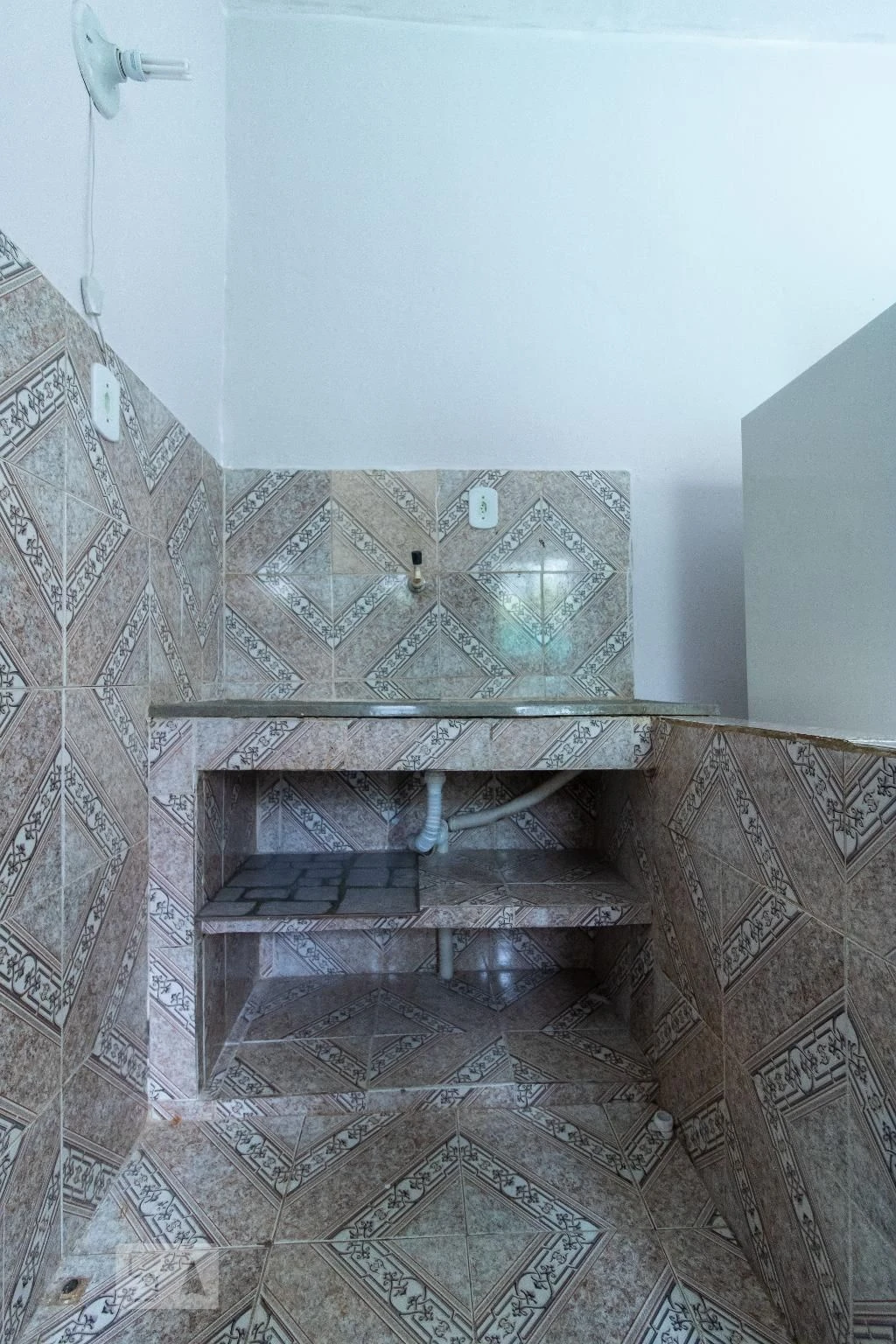 Unfurnished studio with 1 bedroom and 1 bathroom — photo 2