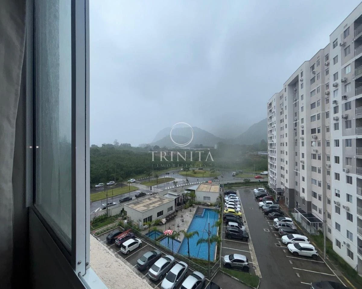 2-bedroom apartment with a mountain view — photo 16