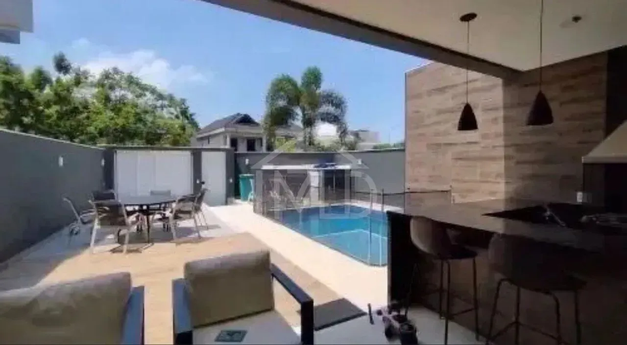 Furnished house with 5 bedrooms and 300 m² plus balcony — photo 6