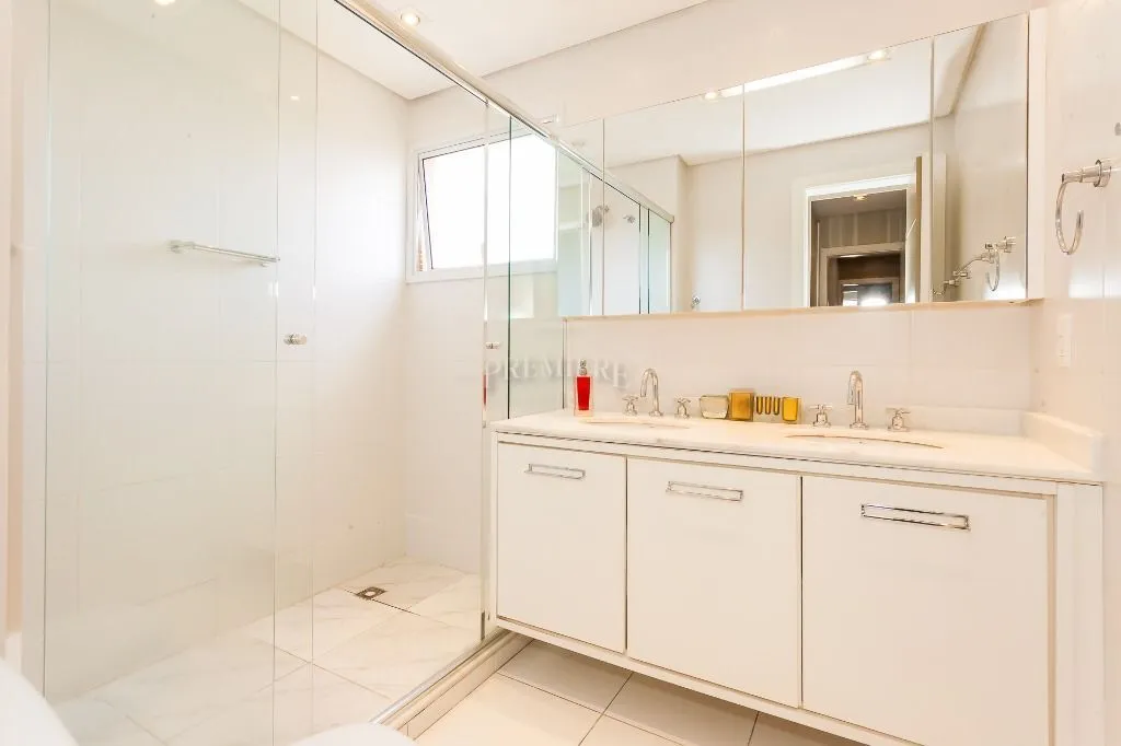 Furnished 158 m² apartment with 3 bedrooms and 5 bathrooms — photo 37